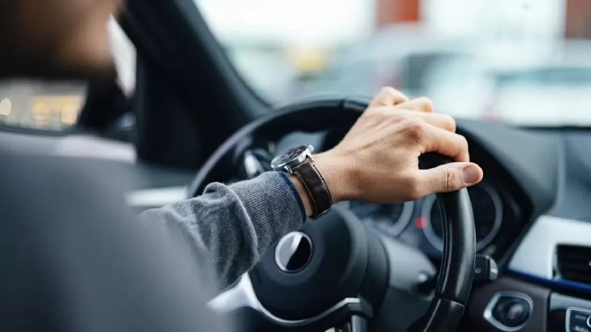 A Simple Mistake Behind the Wheel Could Slow Your Reaction: How to Adjust Your Driving Position Safely