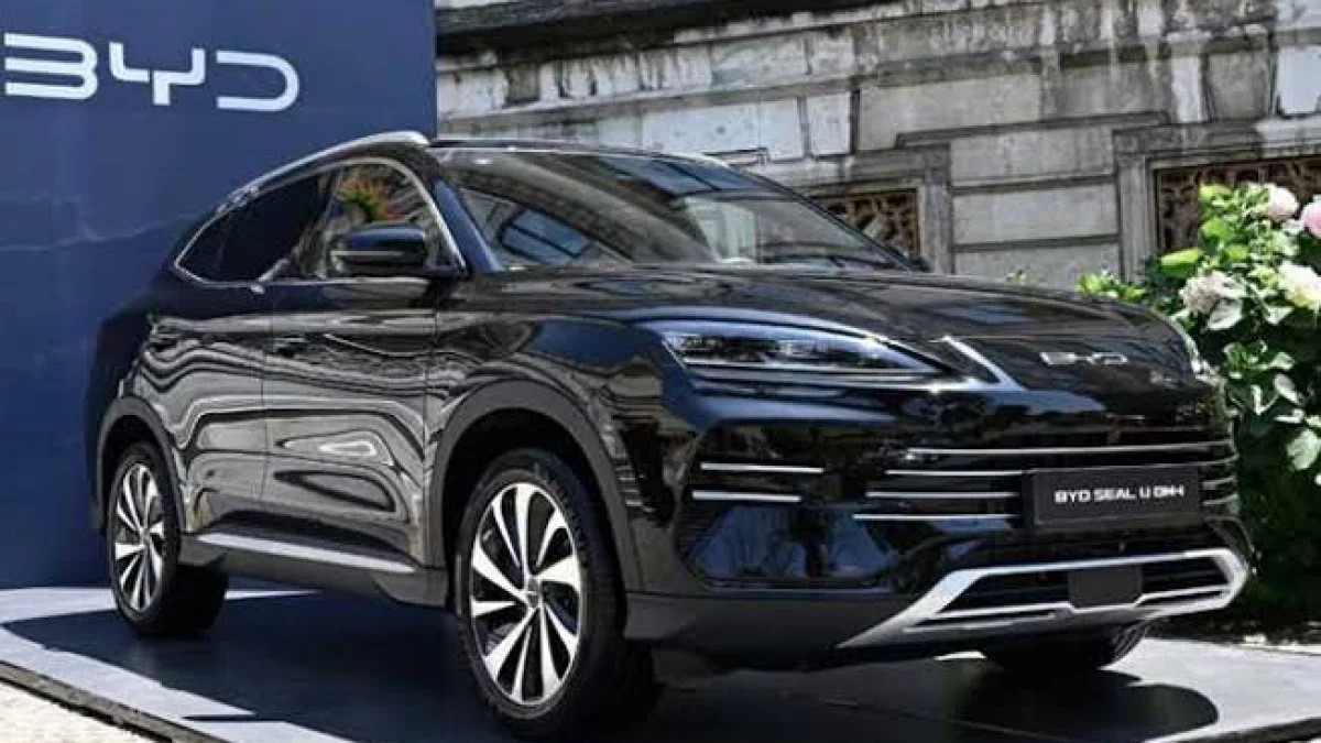 BYD Nears Tesla's Throne: 557,000 EVs Ignite the Global Race for Leadership