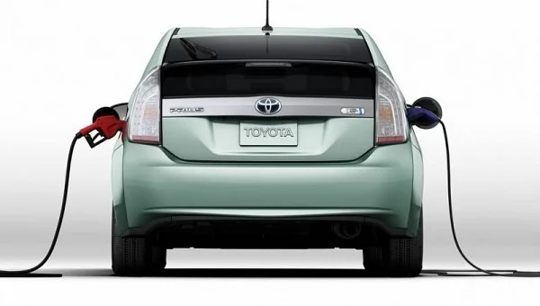 Electric and Hybrid Cars Now Account for a Quarter of Global Auto Sales