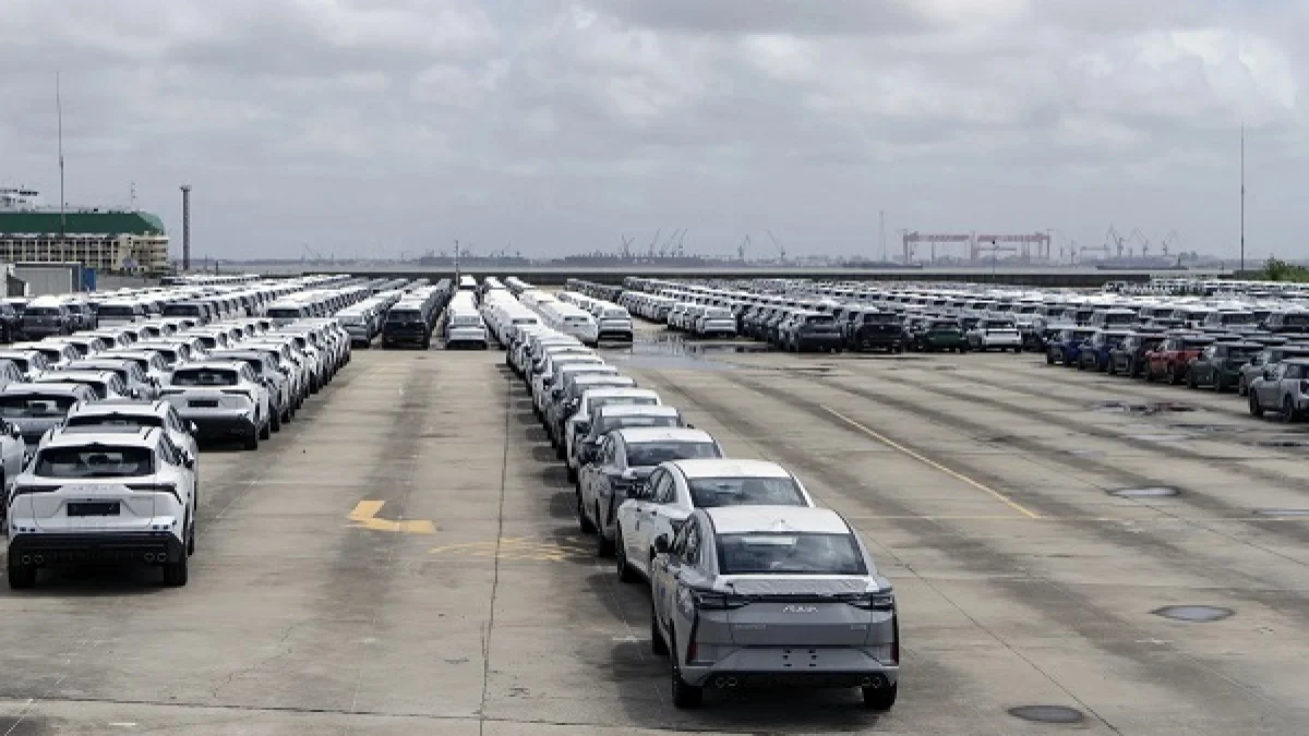 Unprecedented Milestone: China's Auto Exports Surpass One Million Vehicles in a Single Month