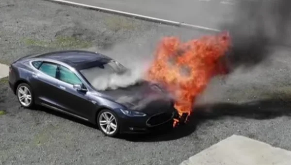 Urgent Actions to Save Your Life When Your Car Catches Fire Suddenly