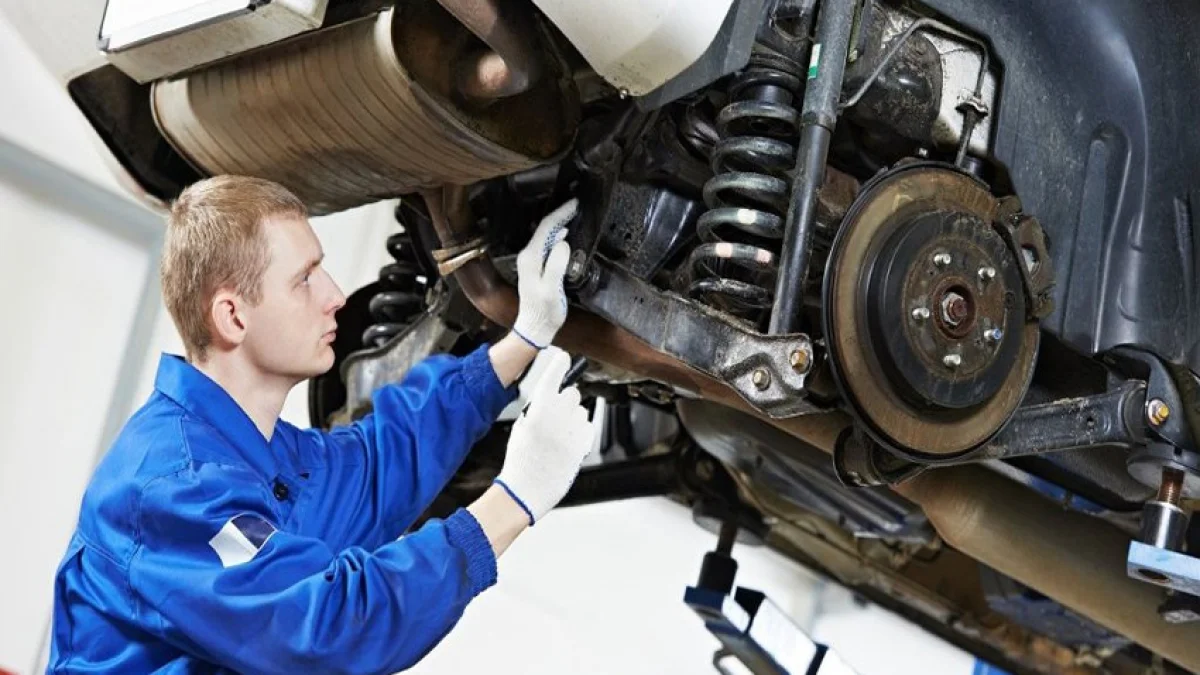 4 Warning Signs Your Car's Shock Absorbers May Be Failing Before a Sudden Breakdown