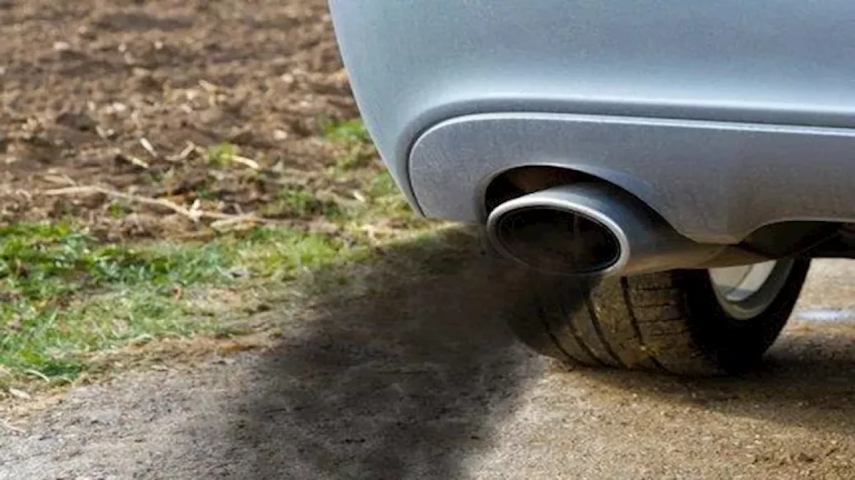 Heavy Vehicle Smoke Emissions Can Lead to Fines of Up to EGP 15,000 and a One-Year License Suspension