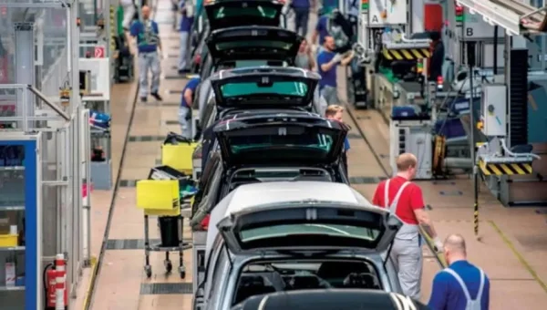 Expert: Chinese Cars Threaten German Auto Industry Despite Tiny Market Share