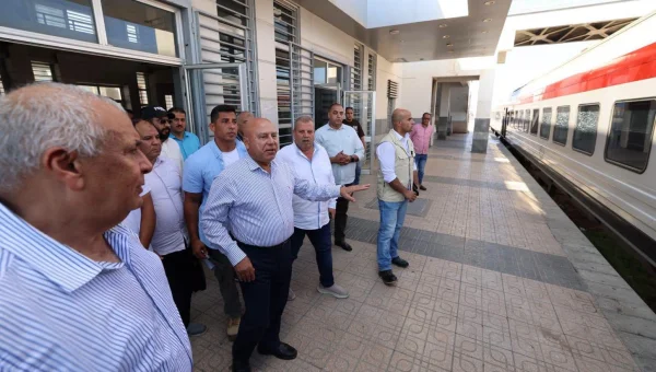وزير النقل يتفقد محطات السكك الحديد والحافلات بمطروح لتعزيز كفاءة النقل ودعم السياحة