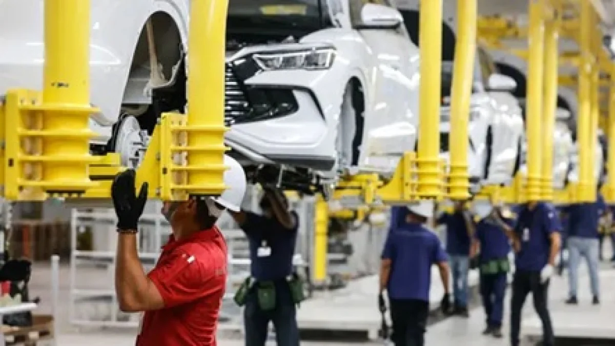 650 New Cars in 6 Months: How China Became the World's Fastest Automaker