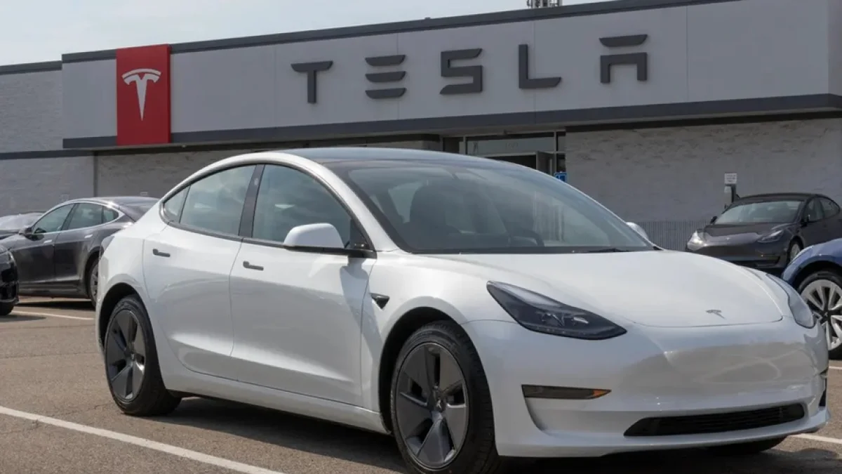 Tesla's Billions Bet on AI Squeezes Q2 Profits Despite Record Deliveries