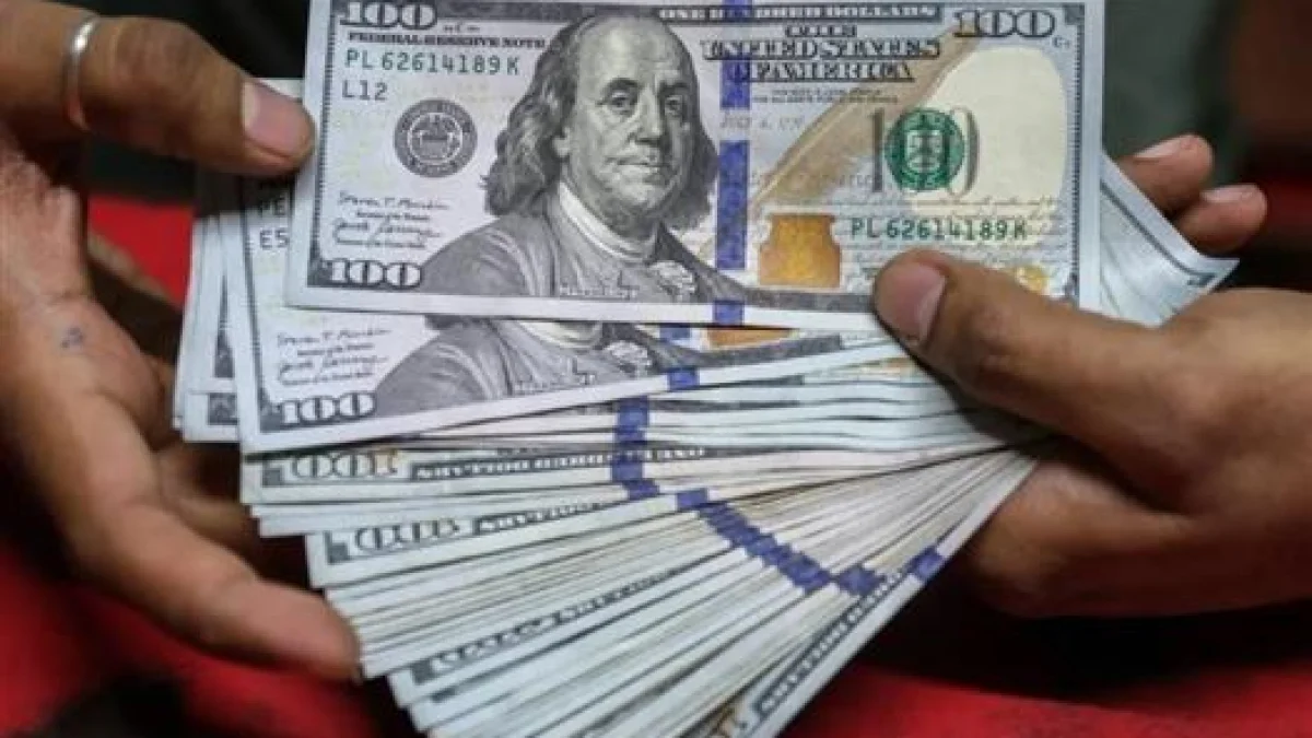 Egyptian Pound Strengthens: Dollar Drops Over 60 Piastres Across Banks