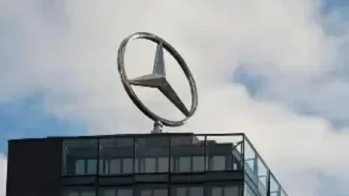 Mercedes Holds Profit Margin Target Despite China Sales Slump and Tariff Pressure