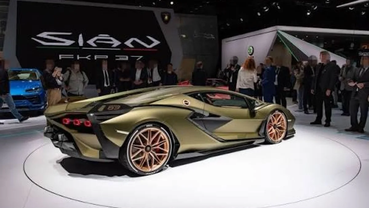 Lamborghini Sián Hybrid Hypercar with 457 km Headed to Auction