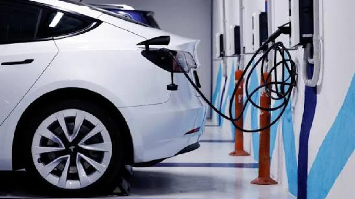 How Do Electric Cars Handle Heat? A Smaller Radiator with Bigger Responsibilities