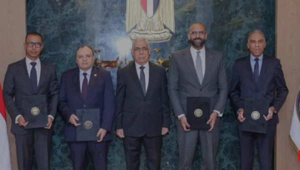النيابة العامة تطلق خدمات المرور الرقمية عبر تطبيق أنا فودافون