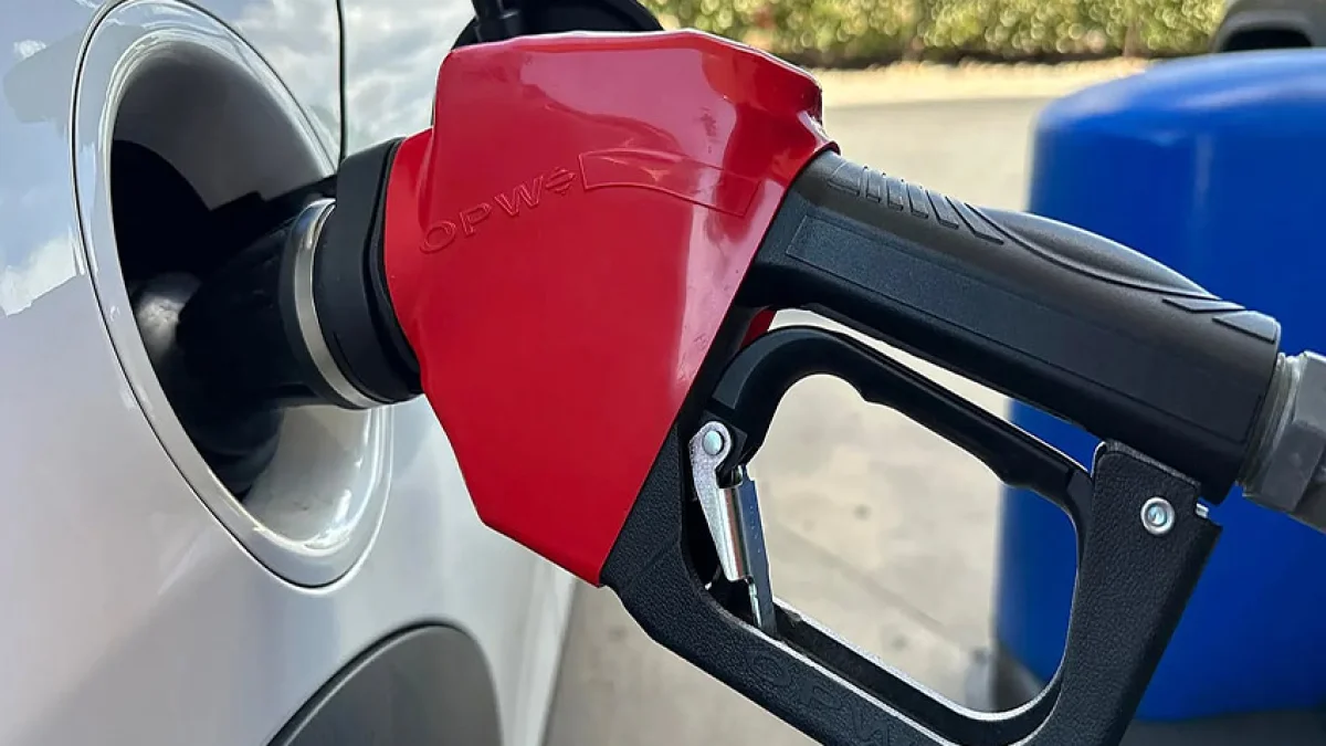 Oil Prices Drop After Trump's Iran Remarks, Easing Global Pressure on Car Owners