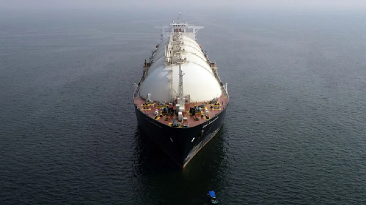 The Difference Between Domestic Gas and LNG: Storage and Global Transport Explained