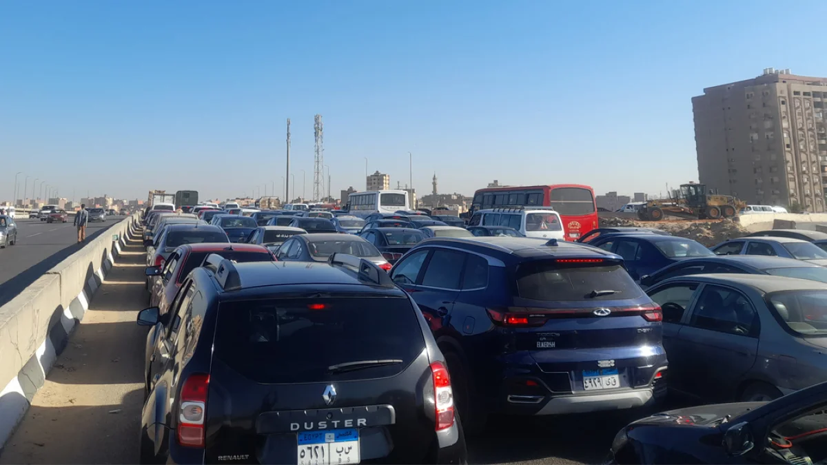 كثافات مرورية على محاور القاهرة والجيزة اليوم.. تعرف على الطرق البديلة