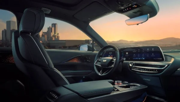 GM Brings 7-Inch Touchscreens to Vans in 2027