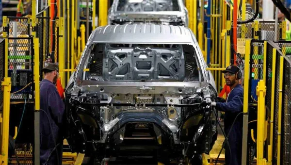 Global Auto Industry Hit Hard: Profits Tumble 17.5% Despite Stable Revenues