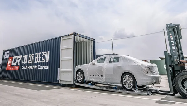 Bank Procedures Before Shipping Your Imported Car: Dollar Freeze or Pound Conversion?