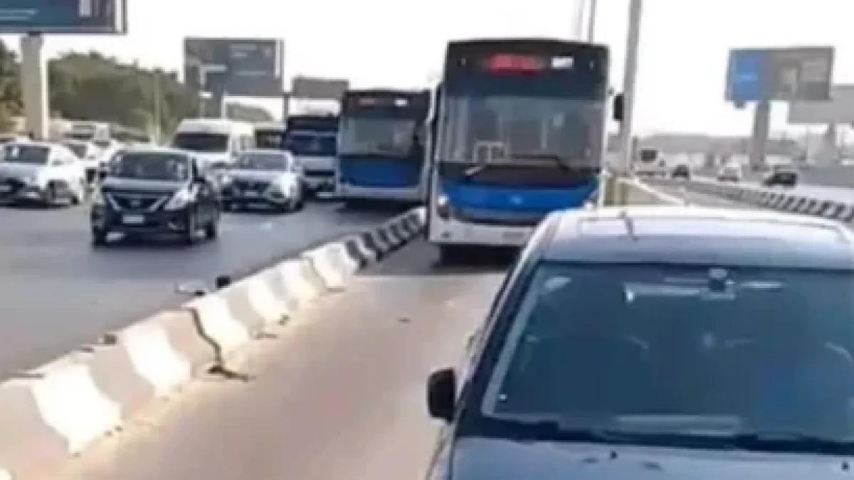 حادث مروري على الدائري يعطل حركة الأتوبيس الترددي ويدفع الشركة لإعلان خطة طوارئ