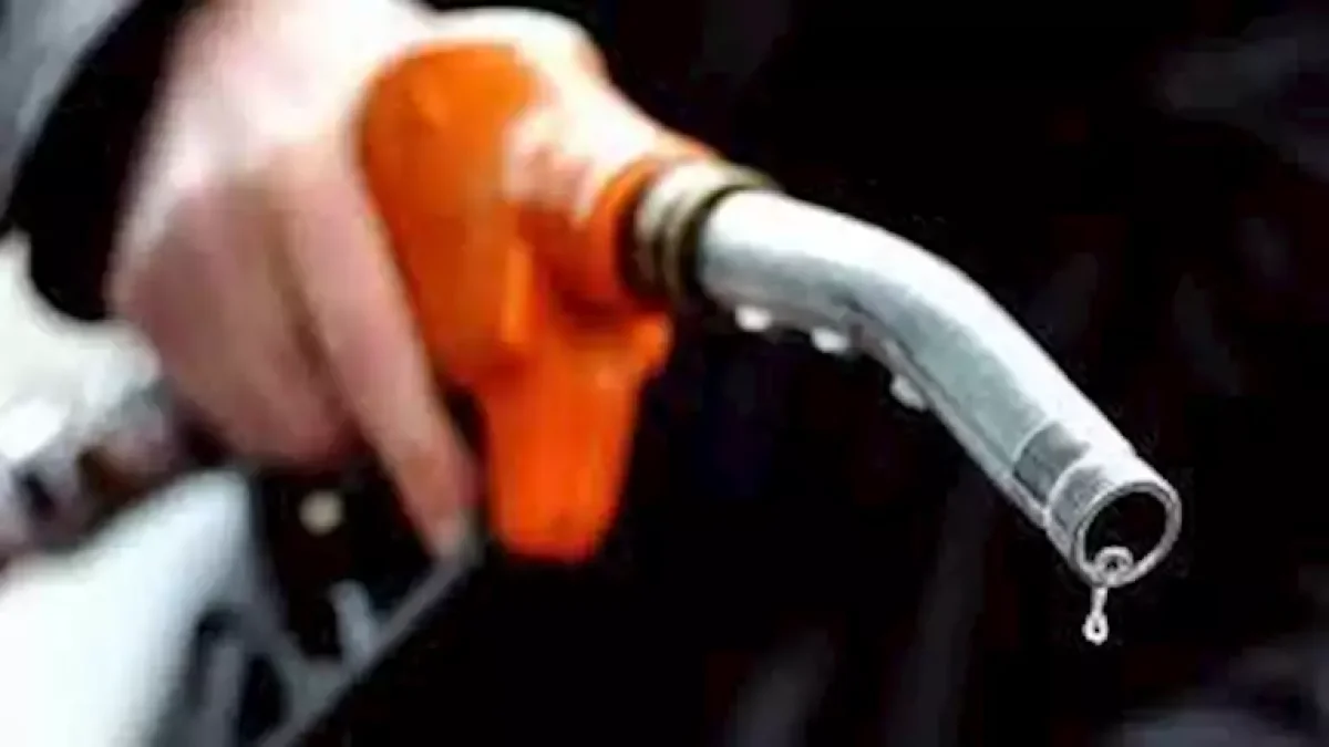 6 أخطاء شائعة ترفع استهلاك البنزين في سيارتك.. وكيف تتجنبها