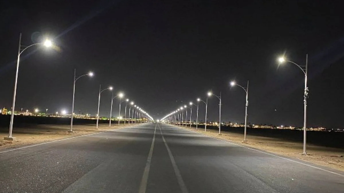 826 عمود إنارة شمسي من منحة صينية تدعم التحول الأخضر في جنوب سيناء