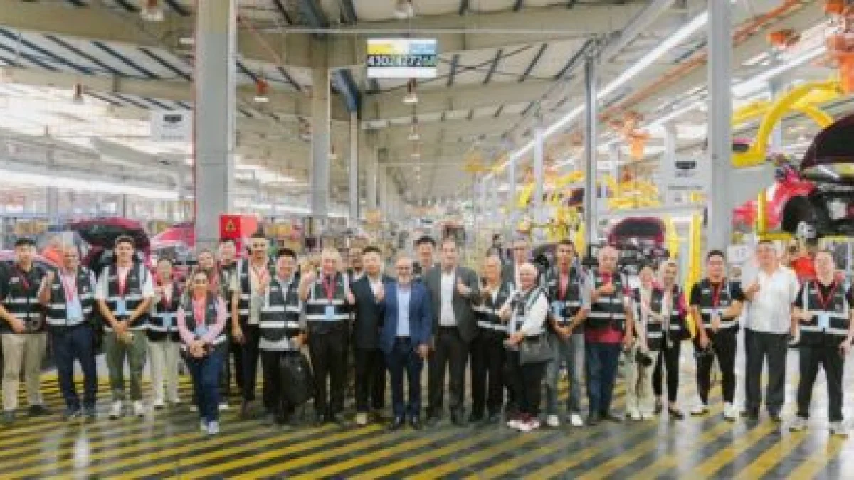 Geely's Global Delegation Visits Assembly Plant in Egypt Marking 70 Years of Partnership