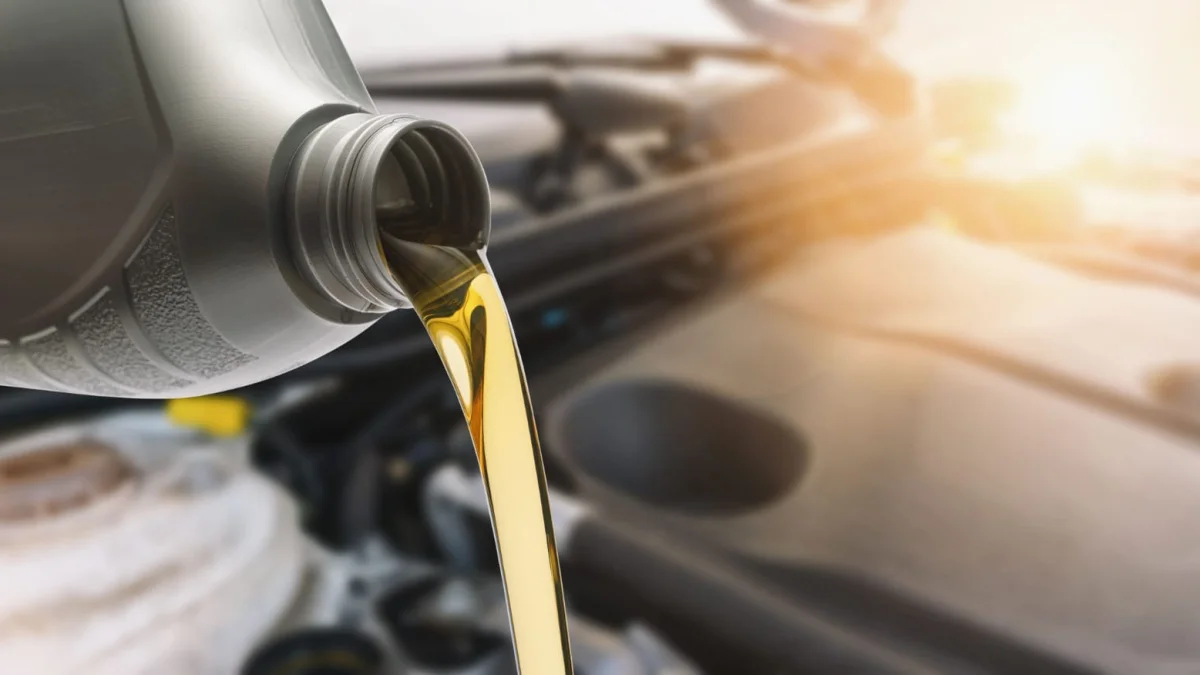 Mineral vs Synthetic Engine Oil: A Complete Guide for Drivers