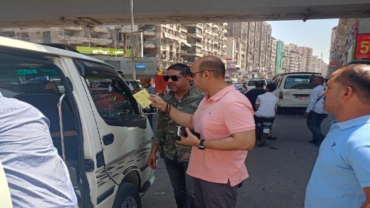 حملات مكثفة لضبط مخالفات السرفيس وفض المواقف العشوائية في الجيزة