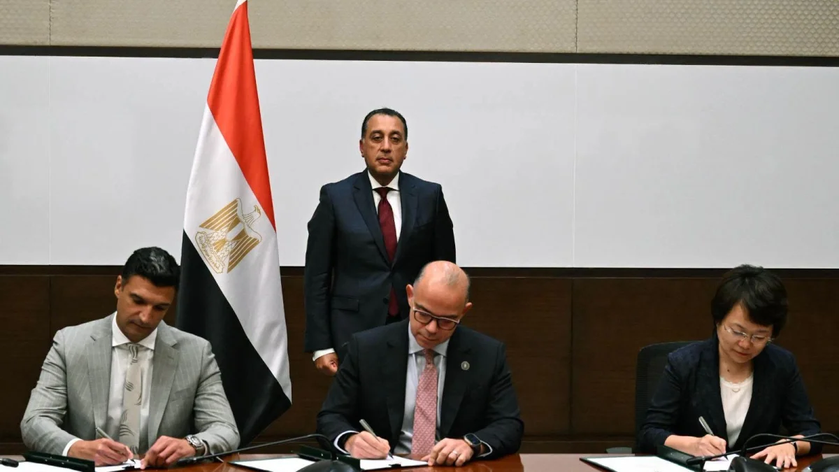 مصر تستعد لإنشاء منصة صناعية لتجهيز مصانع السيارات بالتعاون مع شركات صينية
