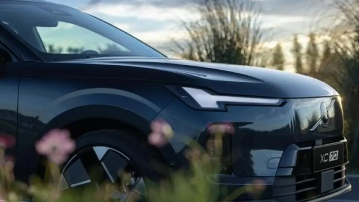 فولفو توسع مدى XC60 وXC90 الهجينين لأسواق أوروبا وأمريكا
