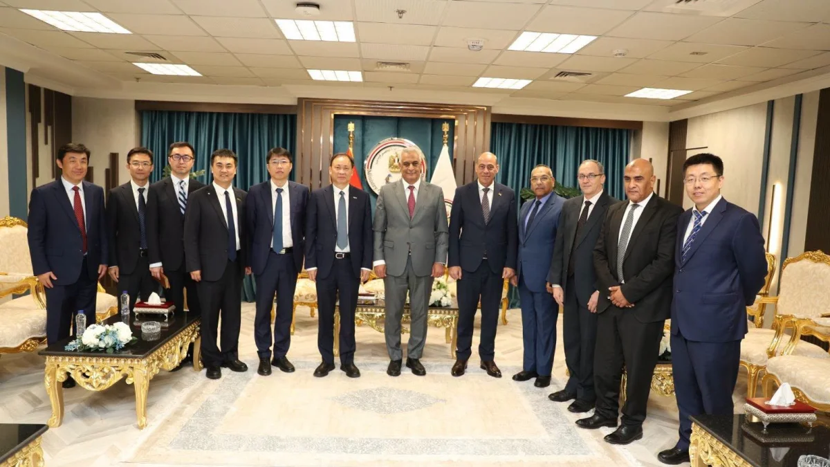 Military Production Ministry Eyes Tech Partnership with China's CEC to Localize Smart Car Electronics