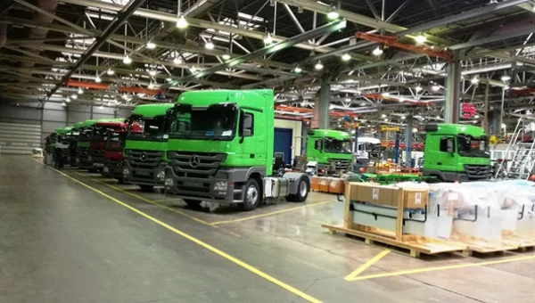 One Truck Every 3 Minutes: Inside Mercedes-Benz's Largest Truck Plant in the World