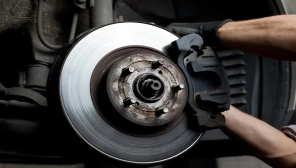 Brake Pad Wear: Signs and Causes — When Should You Replace Them Immediately?
