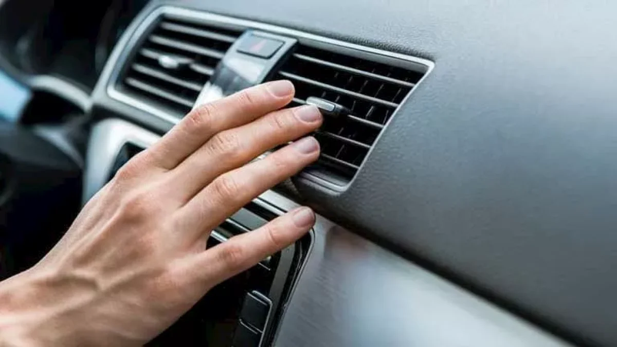 Don't Turn Off Your Car's AC This Winter — Experts Explain Why