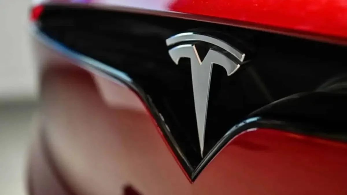 Tesla Accelerates Cybercab Rollout Without Steering Wheel Amid US Probe Into 1,000 Vehicles