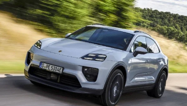 بورشه تعيد محرك البنزين إلى فئة ماكان عبر SUV جديدة في 2028