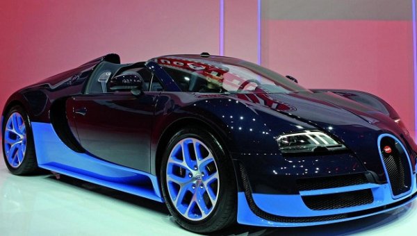 Bugatti Veyron: The Complete Story of Building the First Car to Break 1,000 HP and 400 km/h
