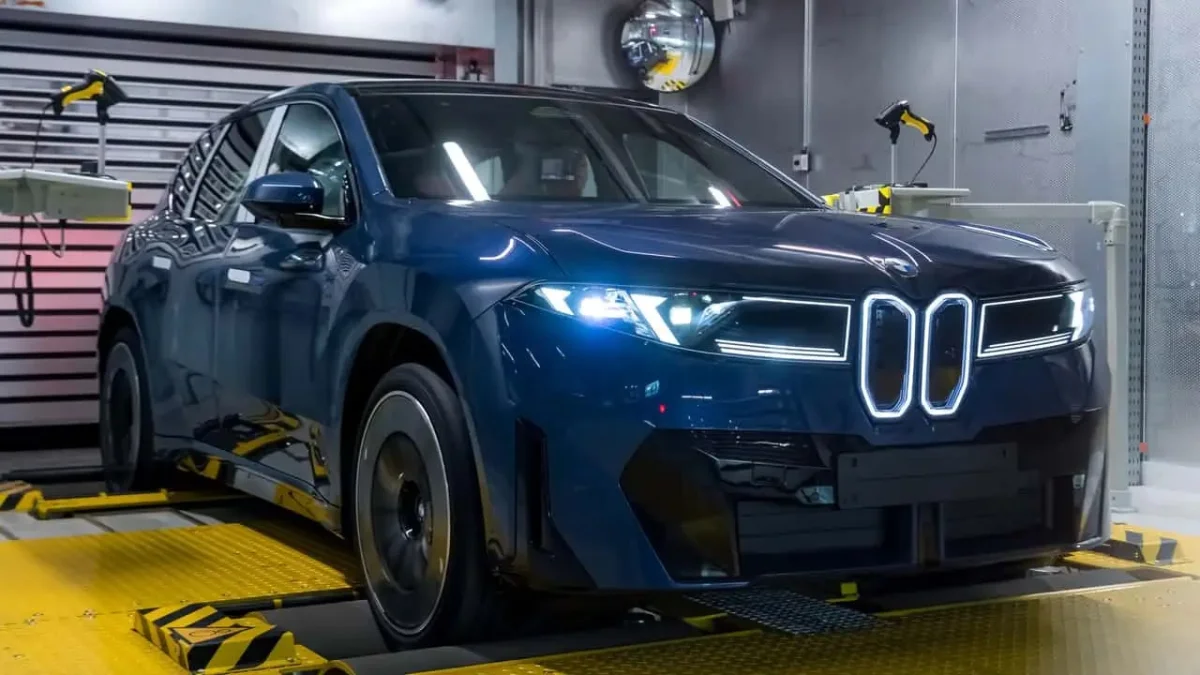 100,000 Orders in One Year: BMW iX3 Forces Debrecen Plant Into Three Shifts