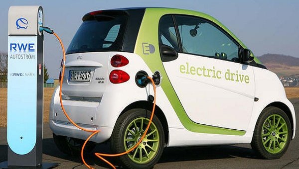 Tony Latif: Electric Cars Are Like Phones – 99.9% of Owners Rely on Slow Charging