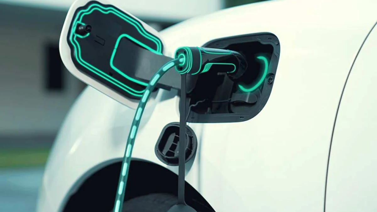 ليست كهربائية بالكامل.. ماذا يعني اختصار PHEV المكتوب على بعض السيارات؟