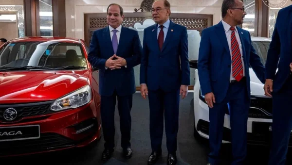 السيسي يتفقد بروتون ساجا في ماليزيا... وطرح جديد مرتقب بمصر