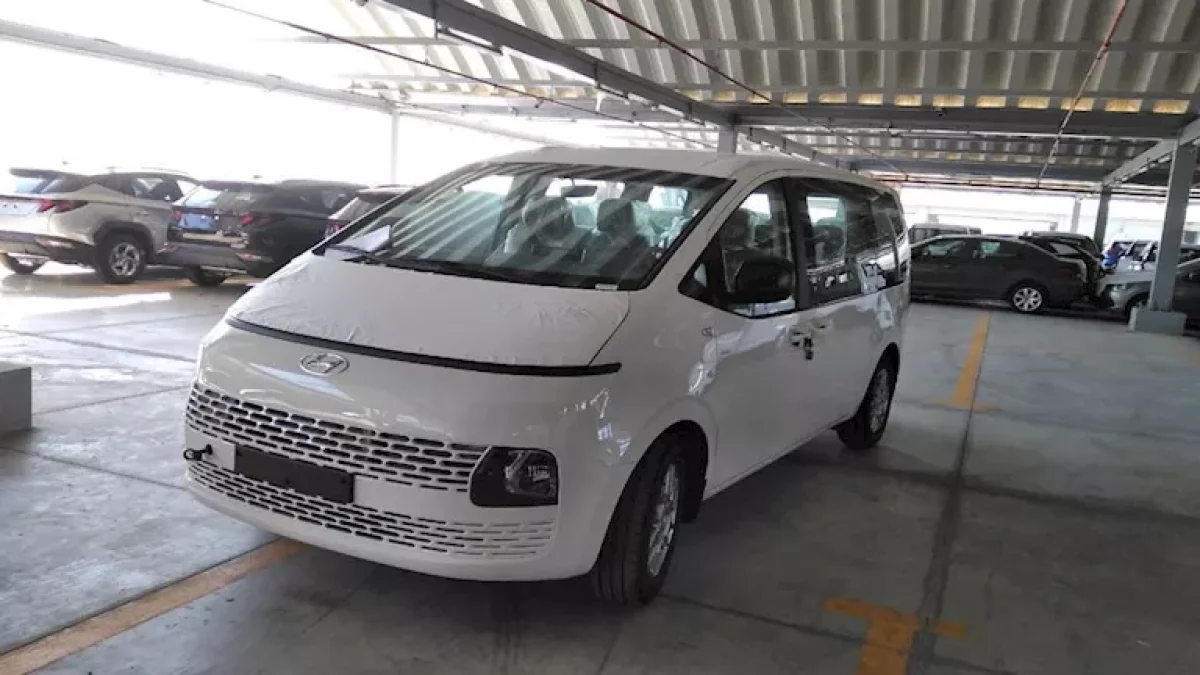 Hyundai Staria Hybrid 2025 in Egypt: Specs and Single-Trim Pricing