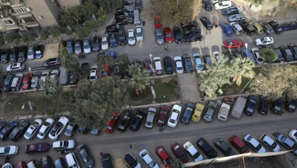 النيابة العامة تُسلّم المركبات المتحفظ عليها في ساحة الدقي وتُخلي الأرض