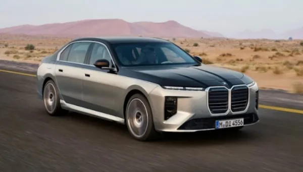 «جلوبال أوتو» تكشف عن BMW الفئة السابعة الجديدة في مهرجان الجونة السينمائي