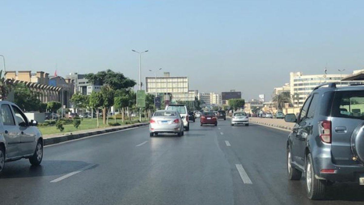 حركة المرور في القاهرة: انسيابية على أكتوبر والدائري والكورنيش مع انتشار الخدمات