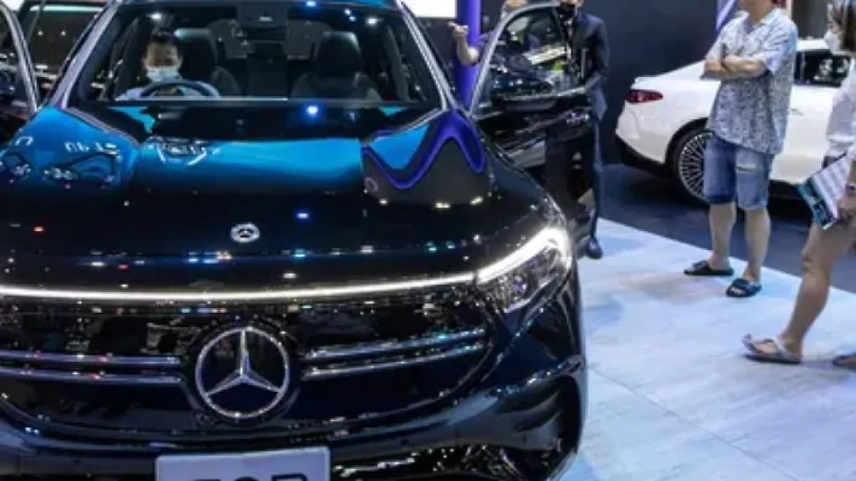 Mercedes-Benz Sticks With China, Targets 400,000 Annual Sales in the US