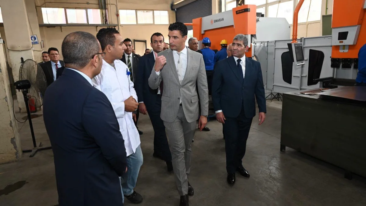 Minister Khaled Hashem Tours International Optics Company to Localize Vehicle Electronics in Egypt