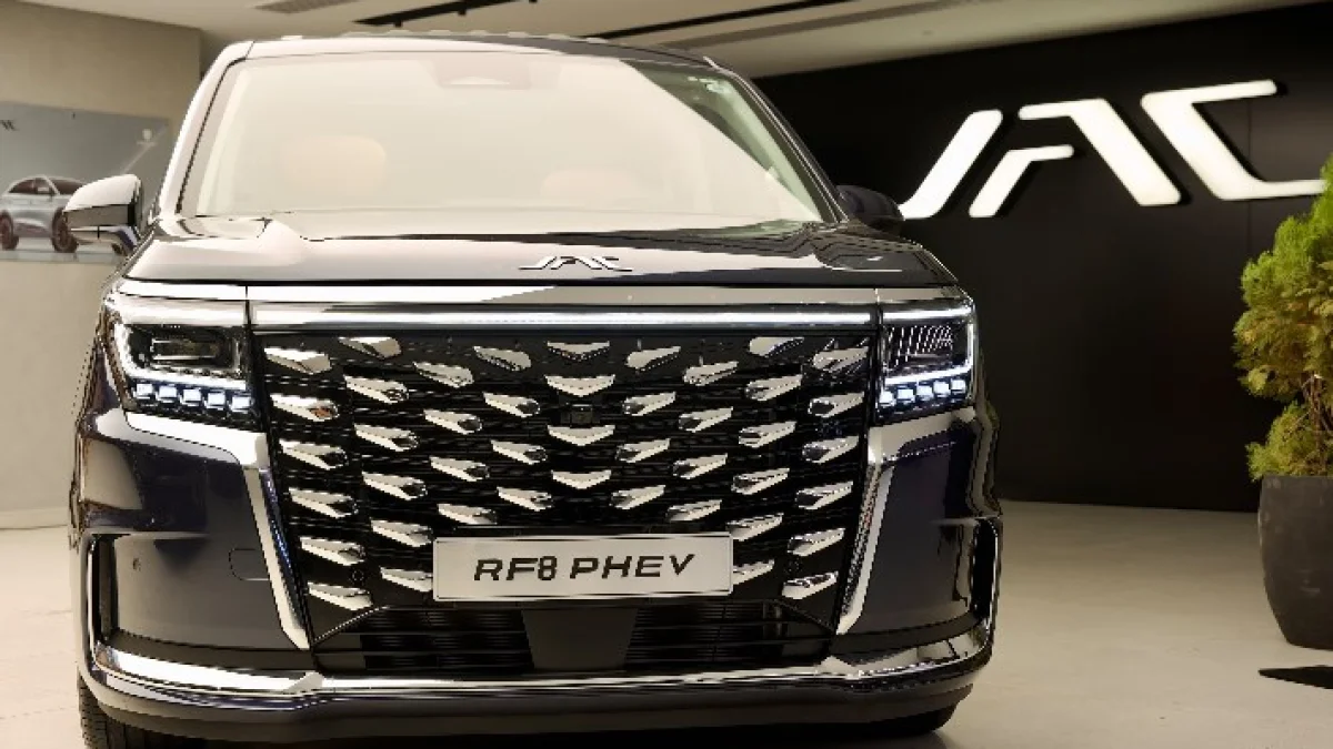 جاك RF8 PHEV تصل بقوة 416 حصانًا ومدى 1150 كم لتعزيز المنافسة في فئة الهجينة العائلية