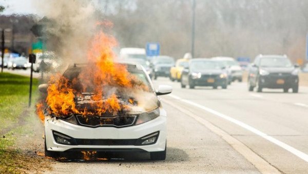 إرشادات رسمية لتجنب حرائق السيارات في الطقس الحار.. قائمة الممنوعات داخل المركبة