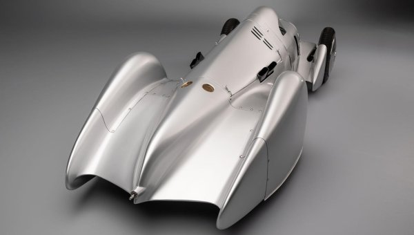 بعد 90 عاماً من الاختفاء.. أودي تعيد إحياء أسطورة Auto Union Type 52